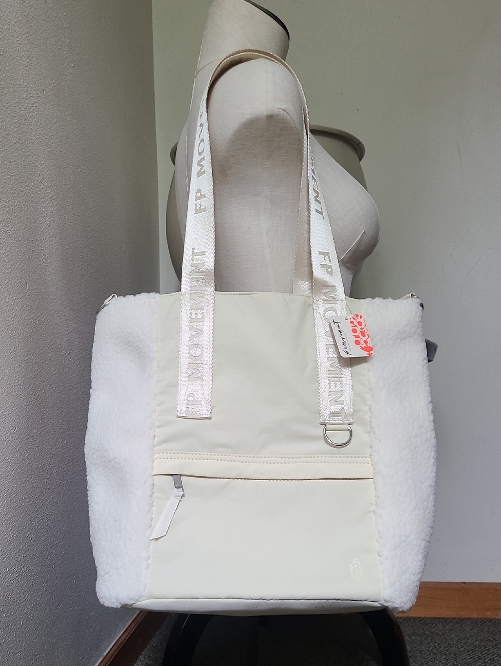 NWT FP Movement Slopes Sherpa Bucket Bag Ivory